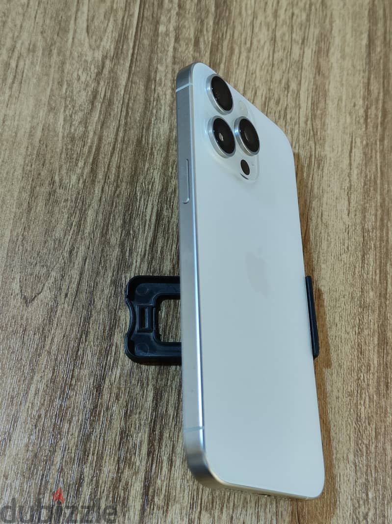 iPhone 15 Pro Max 2