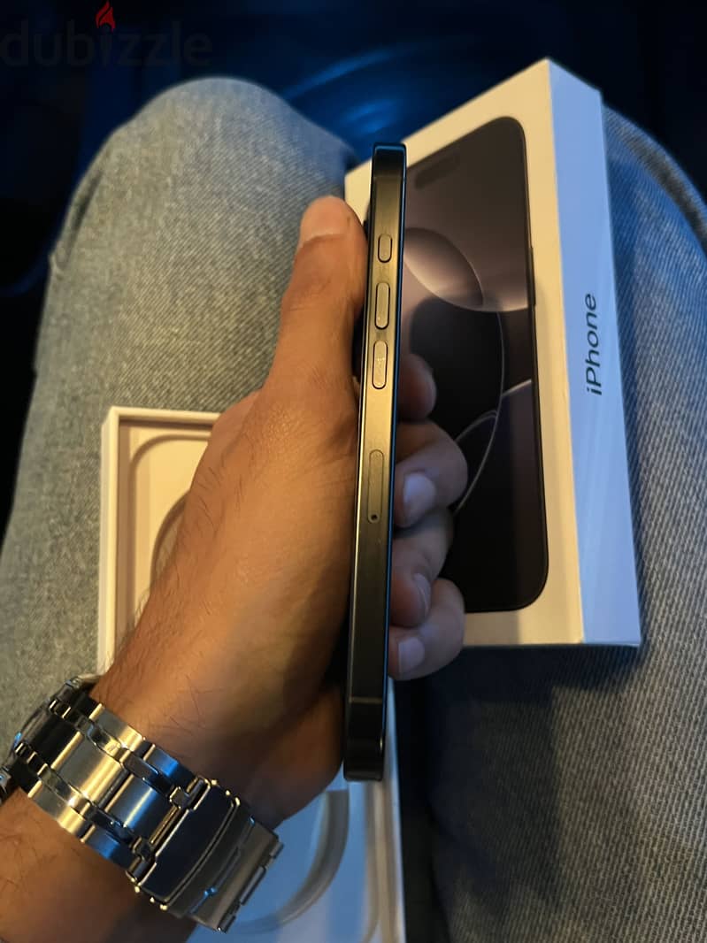 Apple - iPhone 16 Pro 3