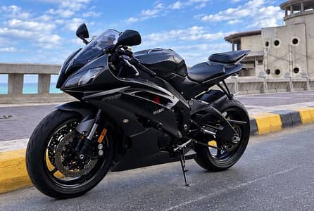 Yamaha R6 2016 | 12,440 KM |