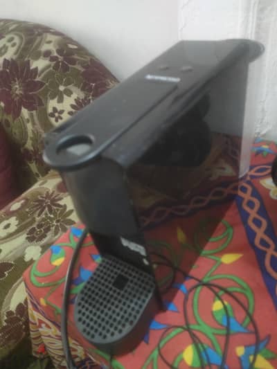 ماكينة قهوه نيسبريو انزل سي 30 Nespresso Enza c30