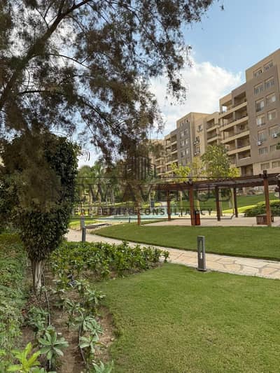 شقه ارضي بحري في جرين سكوير الاهلي صبور 177 متر بحديقه خاصه 210 متر على فيو مفتوح استلام فوري