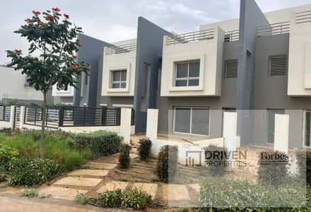 Under Market Price Corner Town House Overlooking Lagoon for Sale by Installments in Keeva Al Ahly Sabbour 6th of October