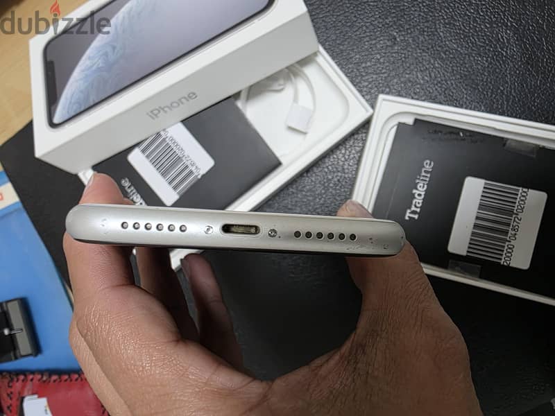 Apple - iPhone XR 6