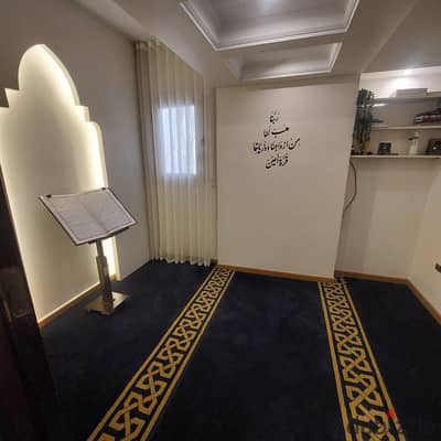شقه 173م للتمليك شارع موازي لسيد زكريا بالقرب من مستشفي النزهه الدولي شيراتون المطار