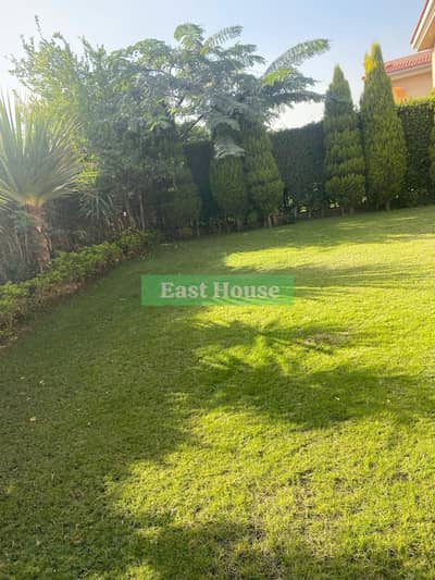 Standalone Villa for Rent (Standard Contract) in Madinaty – Model G – Lake View (VG2) Ultra-super-lux finishing Lake view Built-up area: 333 sqm Land area: 700 sqm The villa consists of: Ground floor, first floor, and roof Layout includes: Ground floor: L
