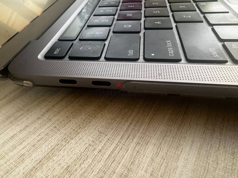 Macbook pro M2 8Gb ram 265Gb 3
