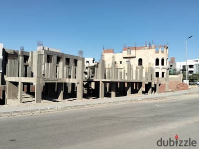 Villa for sale in West Golf 1275 square meters land concrete structure