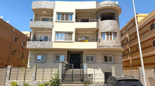 Premium Ground Floor Apartment for Sale 180 sqm – District 8, Sheikh Zayed | Fully Finished with Kitchen & AC