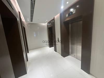 مكتب إداري للإيجار في Golden Gate من Redcon، القطاع الرابع، القاهرة الجديدة، مساحة 145 م²، تحت التشطيب، مناسب للشركات والأنشطة الإدارية،