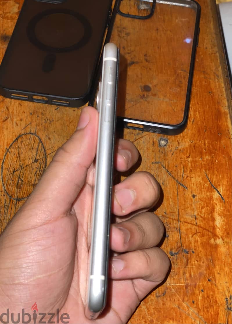 iPhone 11 2