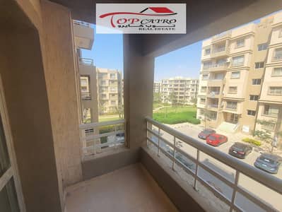 Apartment for sale in Madinaty, B6, in a very distinguished location with services and finishing by the company