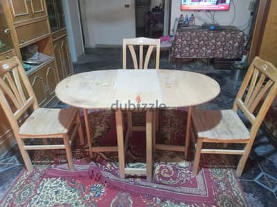 للبيع: ترابيزة سفرة خشب زان ماركة دهب + 3 كراسي 