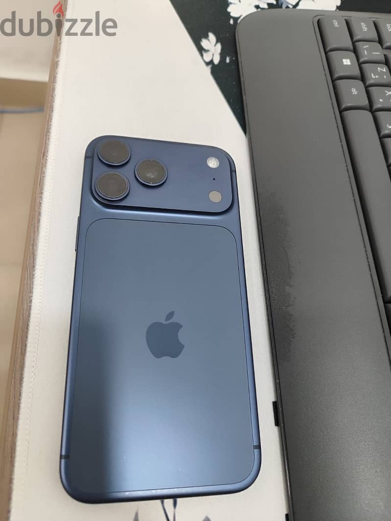 Apple - iPhone 17 Pro Max 3