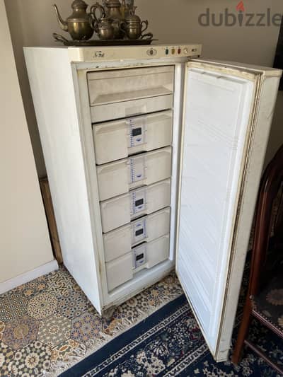 ديب فريزر رأسي كريازي 6 درج نوفروست (E 230)