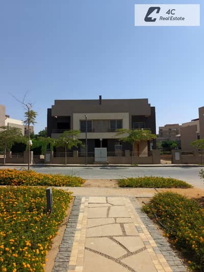 Under market price Twin house for sale 28 0m ready to move prime location overlooking the main lake and Landscape in The square sabbour