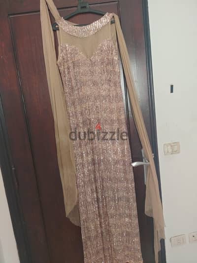 فساتين سواريه