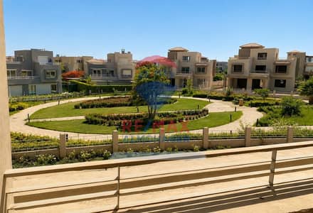 فيلا بتصميم مميز ومساحة رحبة - سعر جيد - إطلالة على المساحات الخضراء