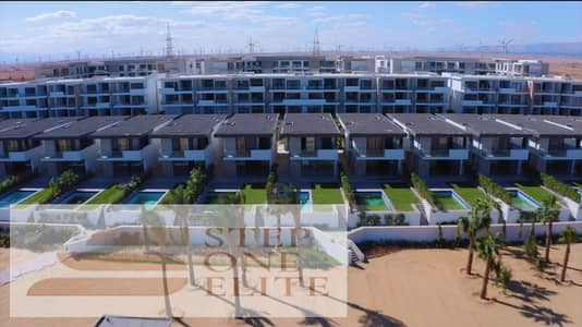 شالية صف اول بحر بمقدم 5 % استلام 6 شهور في كاي العين السخنة بجوار لافيستا
