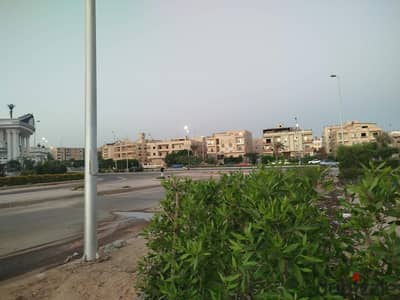 250 meter apartment on the first upper floor, semi-finished, next to the tourist walkway, Dahshur connection directly on Al-Bustan Street
