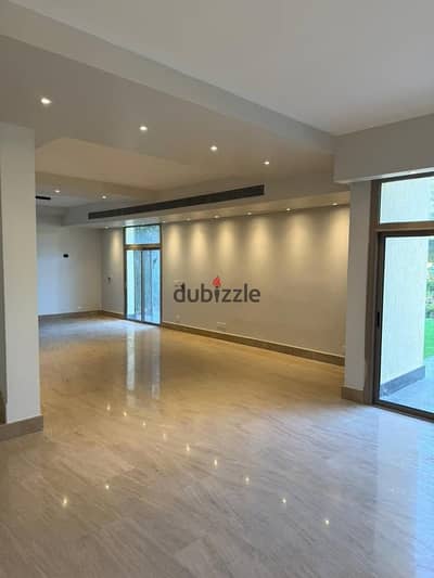 Immediate receipt of an apartment finished with air conditioning inside Beverly Hills