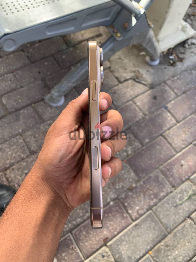 Apple - iPhone 16 Pro Max 4