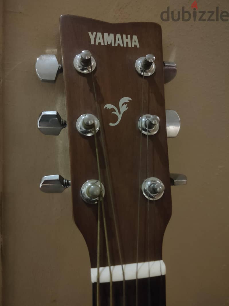 Guitare YAMAHA F310 1