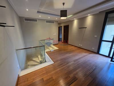 Duplex with garden-Semi-furnished in Westown
