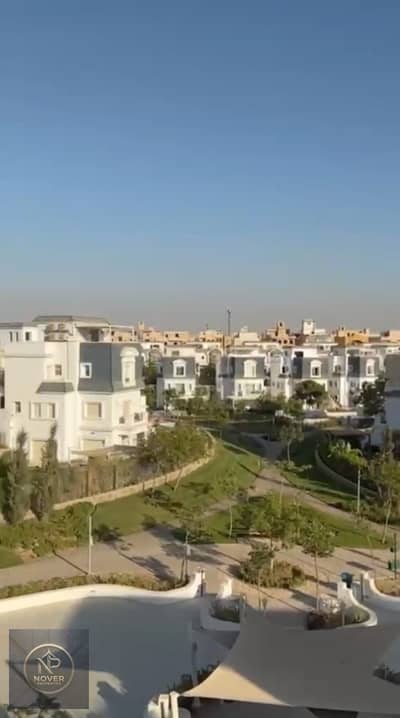 ميدل تاون هاوس 275 متر للبيع في ماونت فيو تشيل اوت بارك - Mountain View Chillout Park