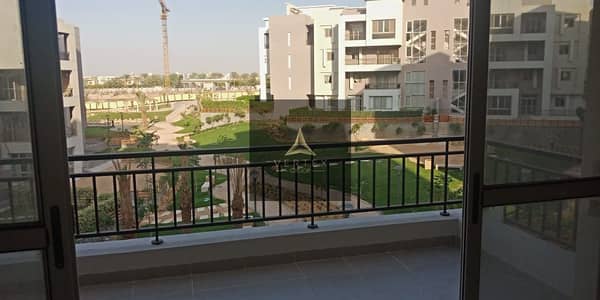 شقة مودرن نص مفروشة بالاجهزة للإيجار في كمباوند كايرو فيستيفال سيتي التجمع الخامس بالقاهرة الجديدة