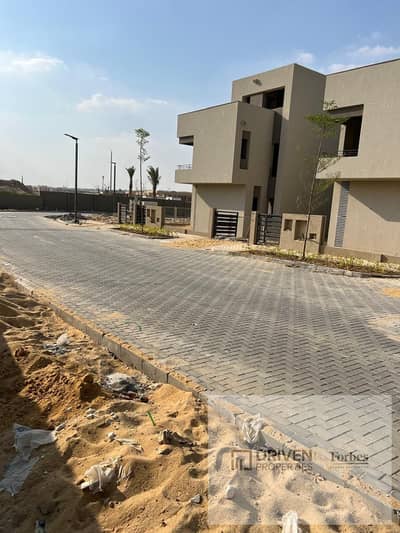 اقل سعر في السوق تاون هاوس للبيع في ذا كراون كمبوند بالم هيلز 6اكتوبر الجيزه The Crown Palm Hills 6th Of October Giza