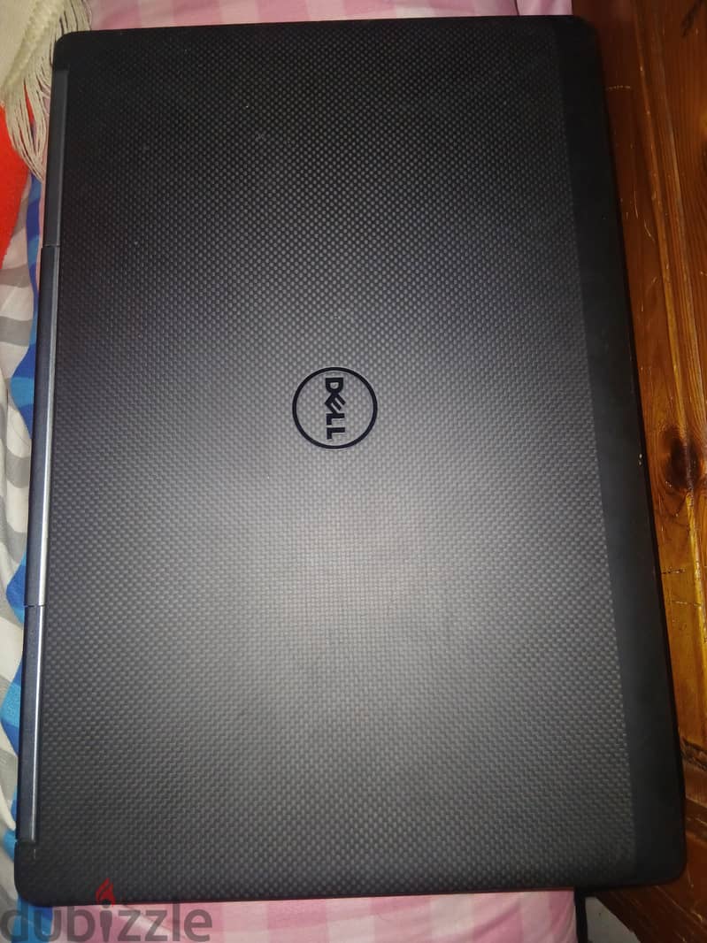 DELL Precision 7720 1