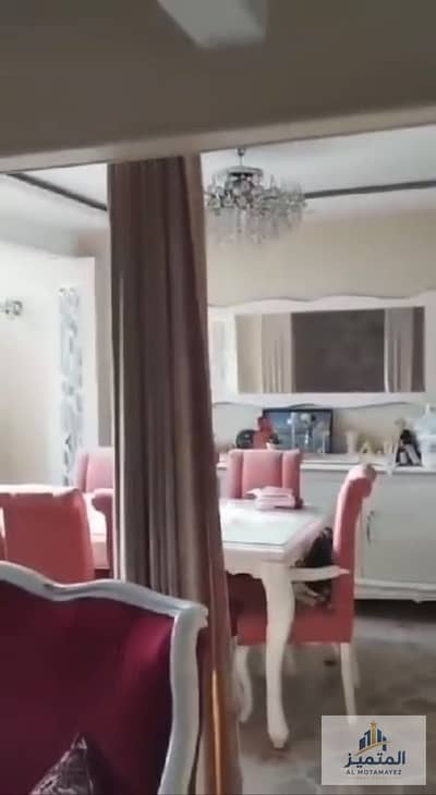 مدينة العبور، الحي الثاني، موقع مميز بجوار سنتر عز العرب والوحدة الصحية، وعلى مقربة من مركز شباب العبور والمواصلات، بالقرب من جميع الخدمات الأساسية