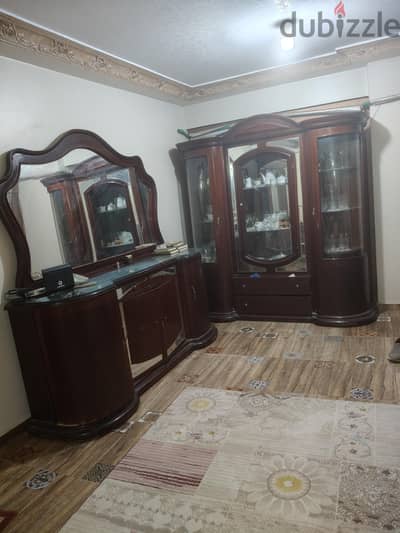 طقم أنتريه كلاسيك + نيش وبوفيه بحالة ممتازة
