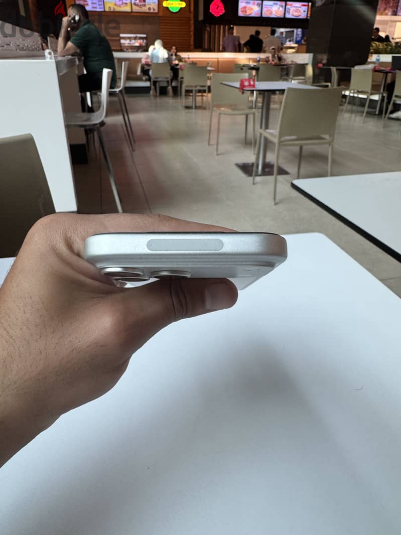 Apple - iPhone 17 Pro Max 2