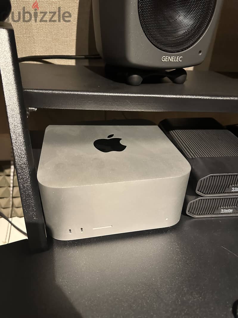 Mac Studio M2 Max 1