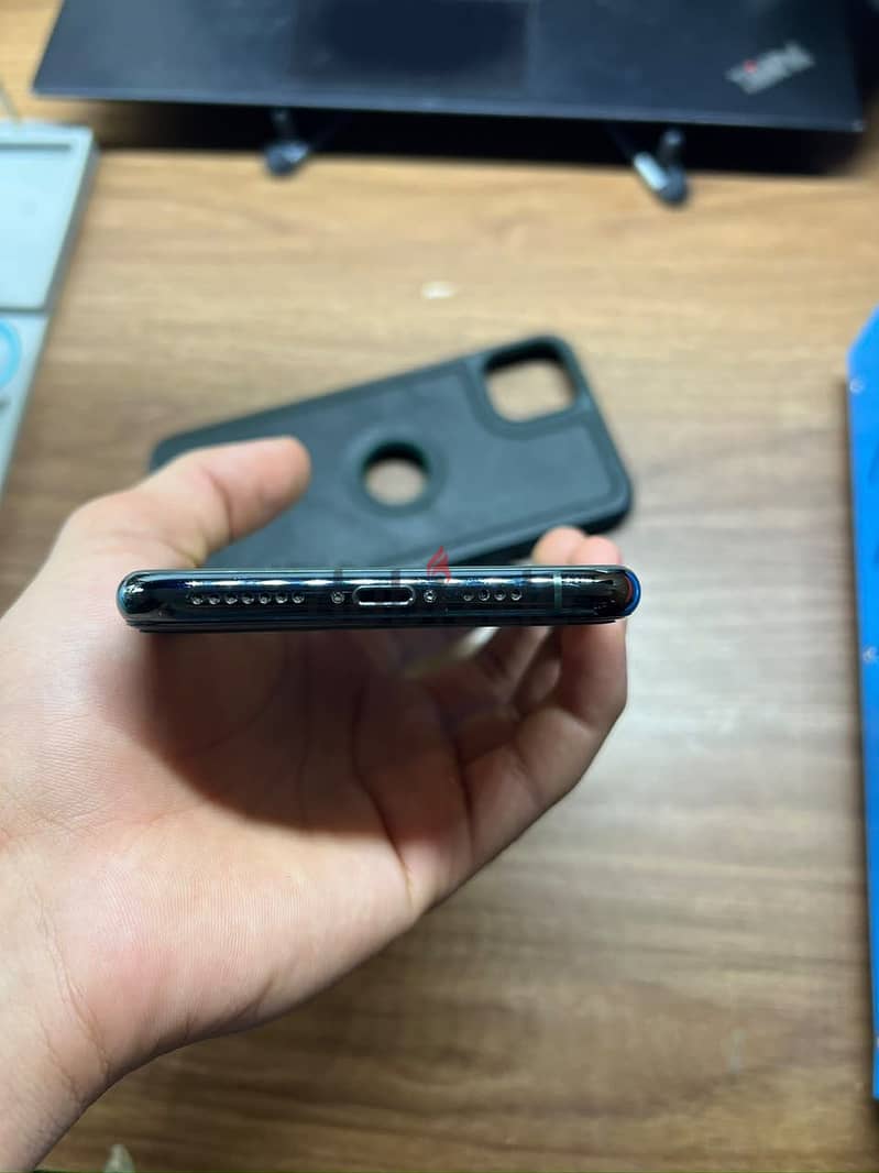 Apple - iPhone 11 Pro Max 6
