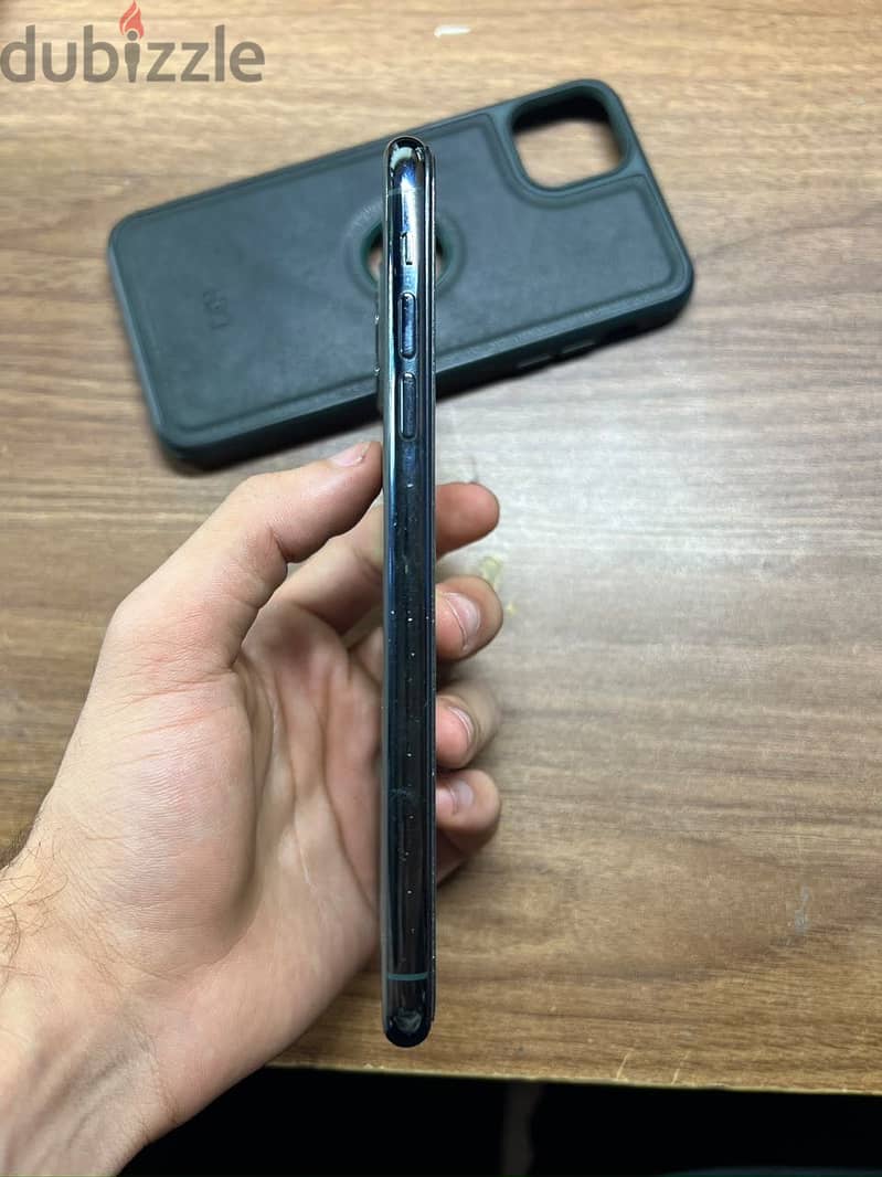Apple - iPhone 11 Pro Max 9