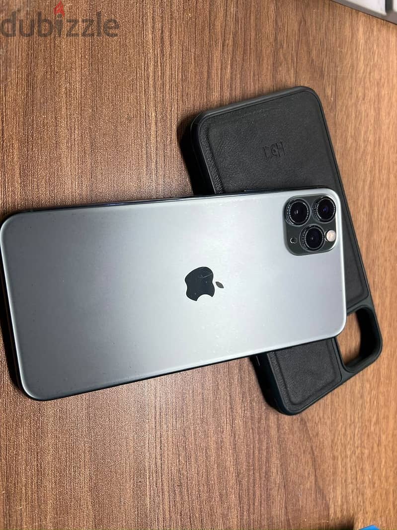 Apple - iPhone 11 Pro Max 10