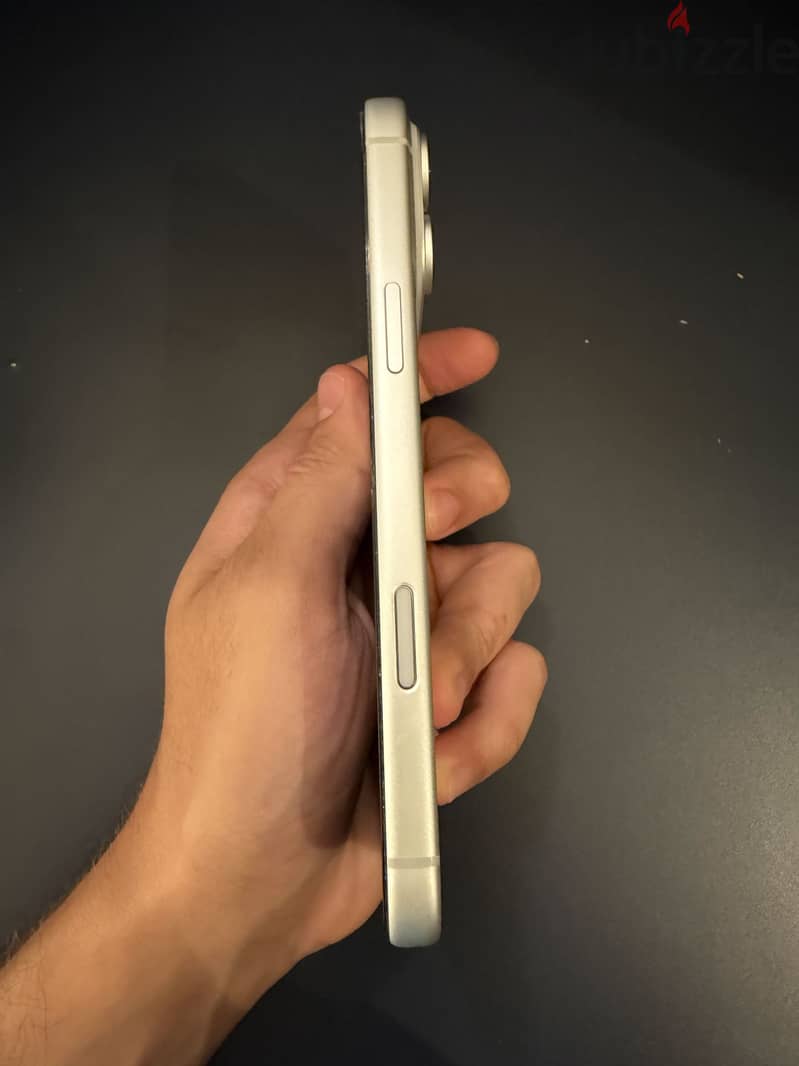 Apple - iPhone 17 Pro Max 4