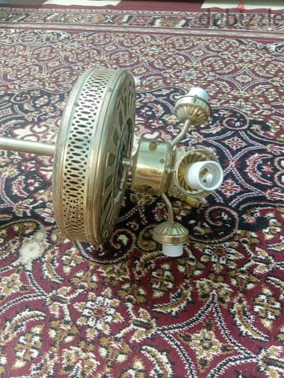نجفه ٥ كلوب بحاله ممتازه