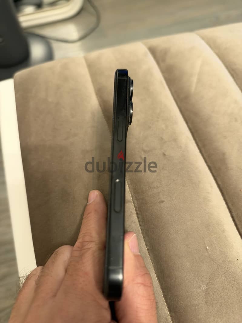 Apple - iPhone 16 Pro 2