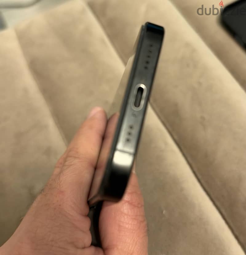 Apple - iPhone 16 Pro 3