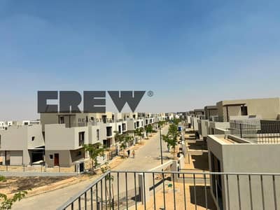 Fully Finished Town house for sale, resale, immediate occupancy at Sodic East - 176m - with Roof