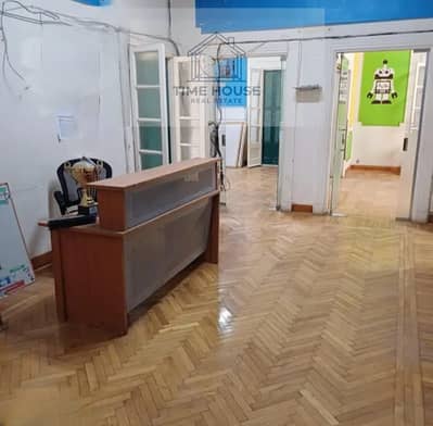 Office for rent + roof - Administrative license in Safir Square - Parquet floors