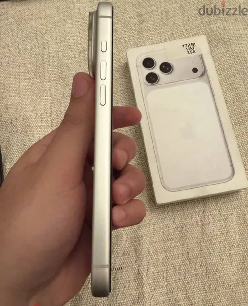 Apple - iPhone 17 Pro Max 1