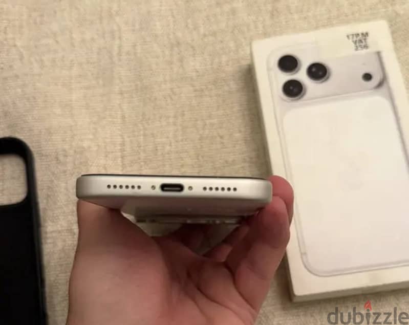 Apple - iPhone 17 Pro Max 4