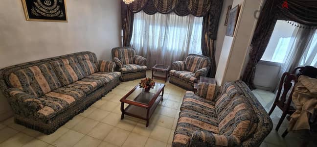 غرفة نوم زان وسفرة ومكتبة بالستائر وأنتريه بالستائر والتربيزات و٥نجفة