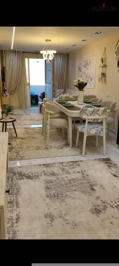 Furnished apartment for annual rent suitable for family, groom, student, or company. 3 bedrooms, two-piece reception, kitchen, bathroom, fourth upper floor. All facilities available: water, electricity, and elevator in Alexandria, first North Coast, Abu Talat main street, in a very distinguished location.