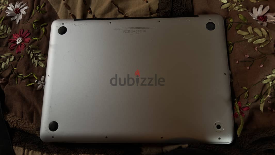 Macbook . Core i7  model:2012 7