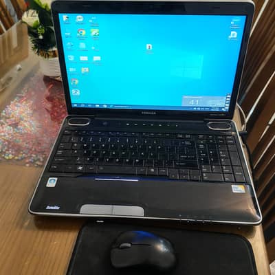 فرصة لاب توب توشيبا سنترينو